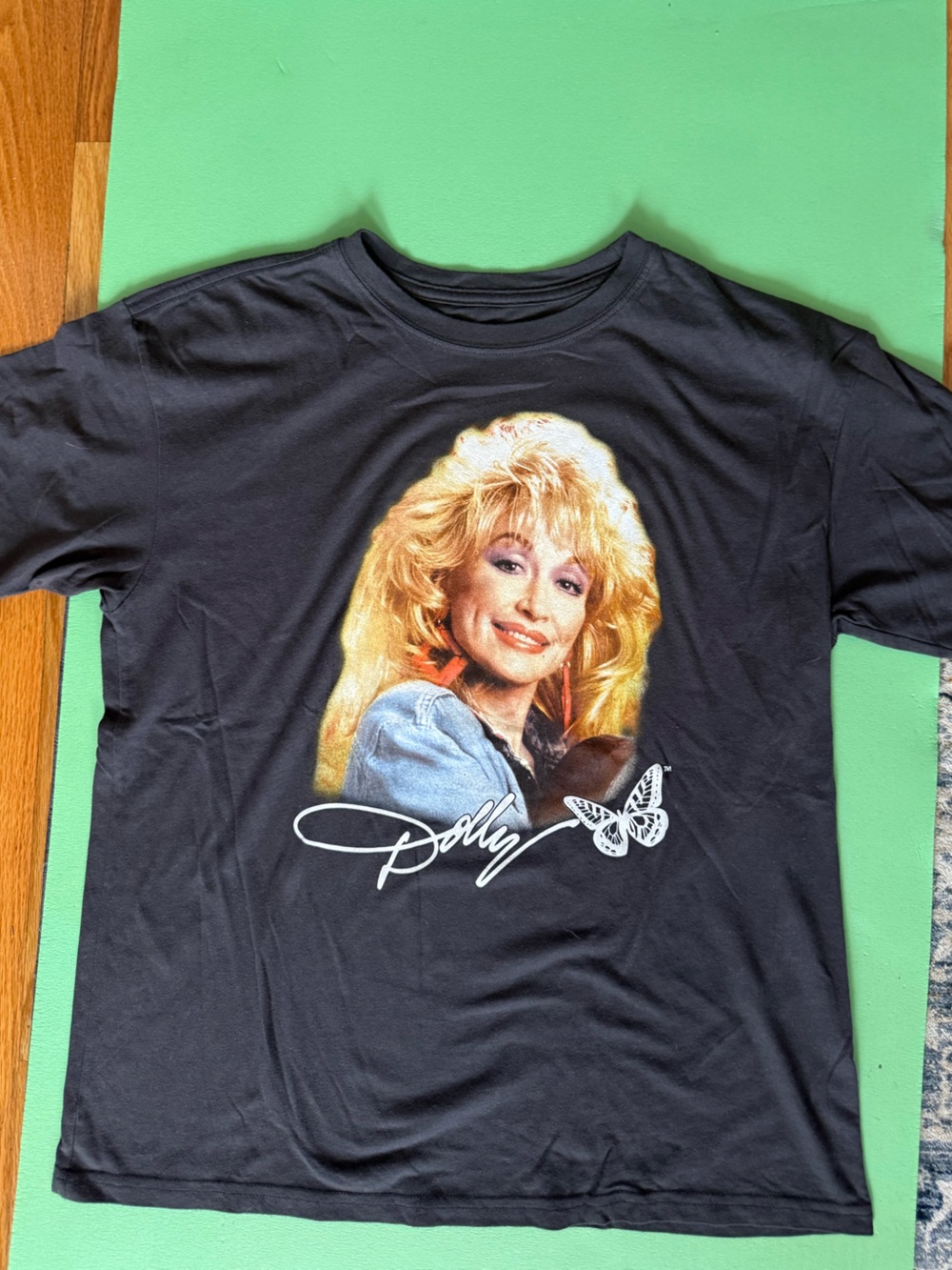 Dolly parton t-shirt size M